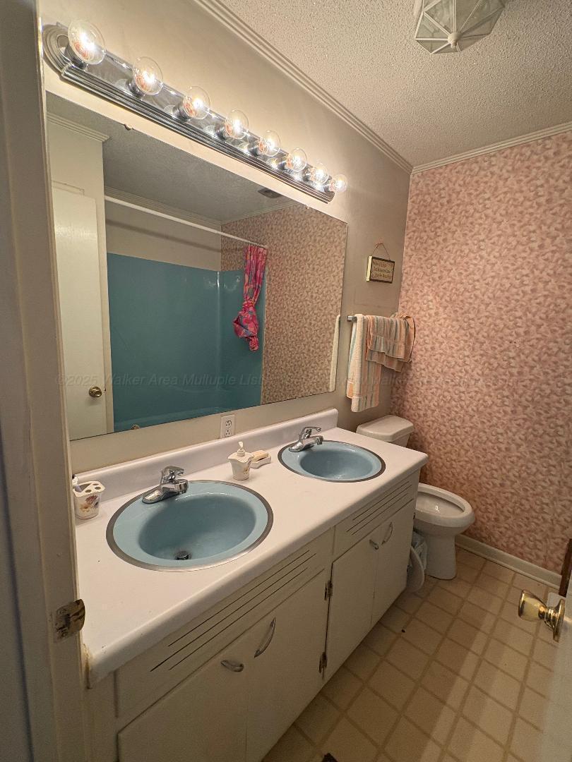 477 Fall City Road Jasper, AL 35503 - Photo 17 of 31 Hall Bath