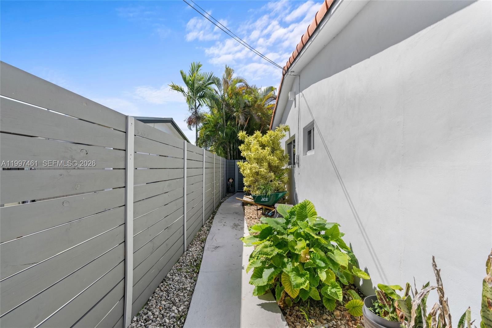 9451 Southwest 61st Street Miami, FL 33173 - Photo 44 of 54