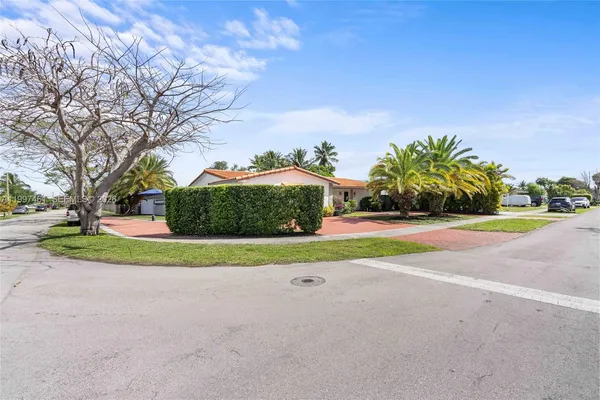 $1,280,000 | 9451 Southwest 61st Street, Miami, FL 33173