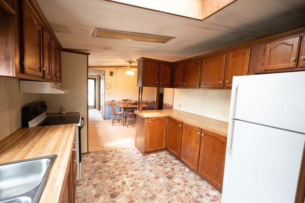 131 Champagne Road Gardner, MA 01440 - Photo 13 of 31
