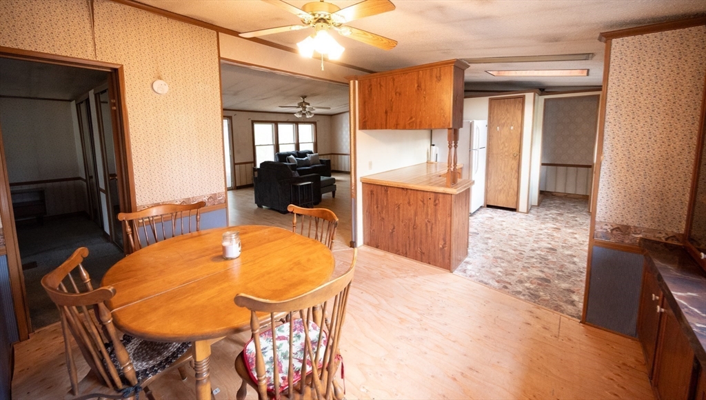 131 Champagne Road Gardner, MA 01440 - Photo 5 of 31