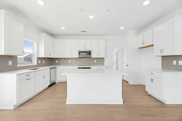 $489,990 | 2560 Peaceful Vly Drive, Columbia, TN 38401