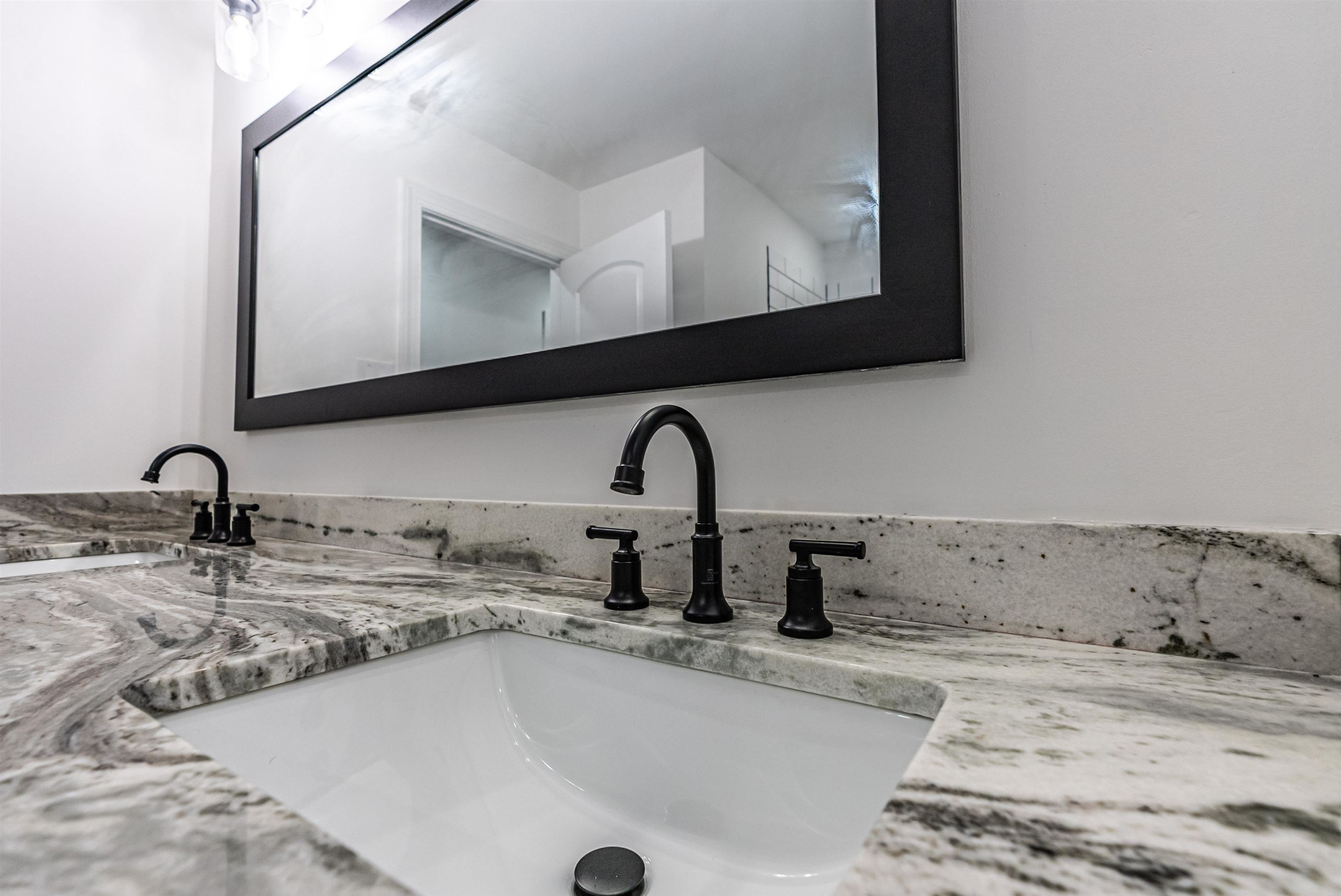 1632 Greenbriar Road Durham, NC 27701 - Photo 17 of 34 Granite and Undermount Sinks