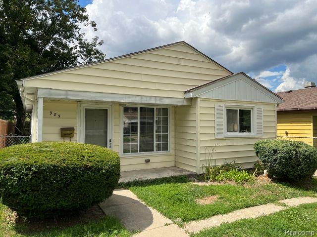 985 Kettering Avenue Pontiac, MI 48340 - Photo 3 of 5