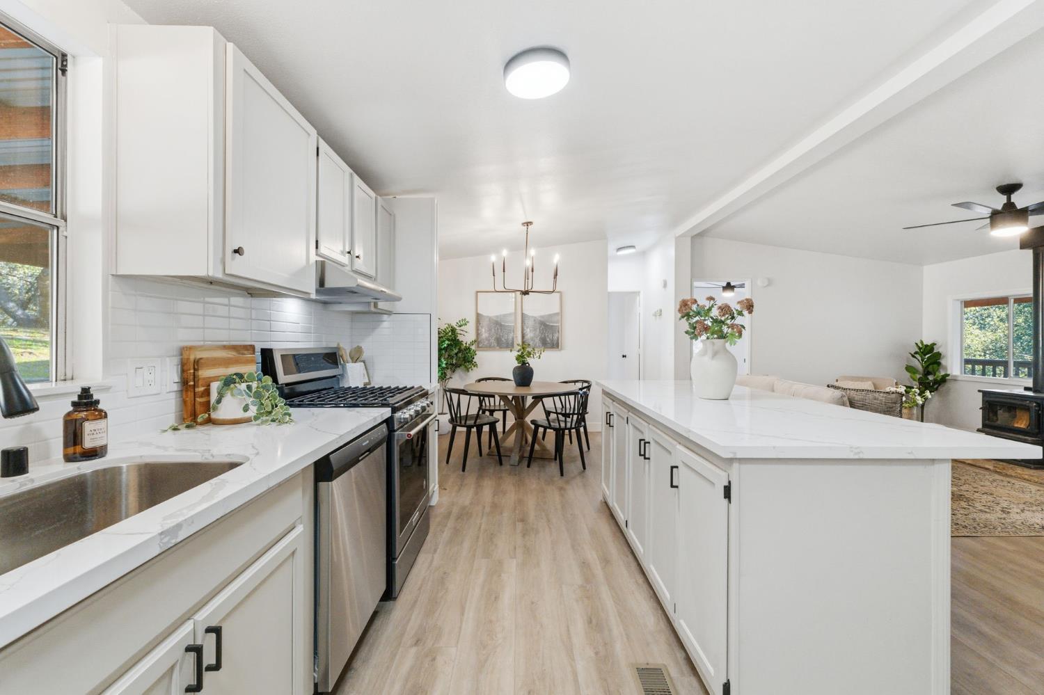 40089 John West Road Oakhurst, CA 93644 - Photo 18 of 59