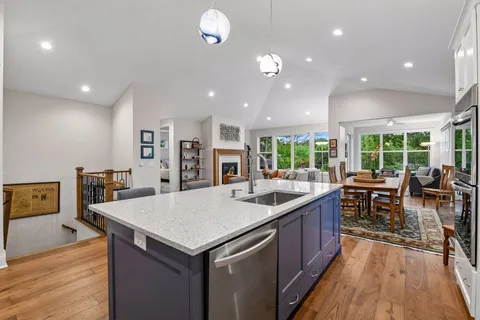 $960,000 | 9733 Liberty Court, Eden Prairie, MN 55347