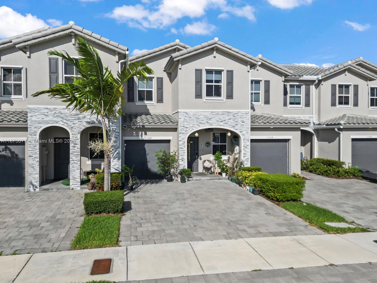 1108 Southeast 26th Street Homestead, FL 33035 - Photo 2 of 22