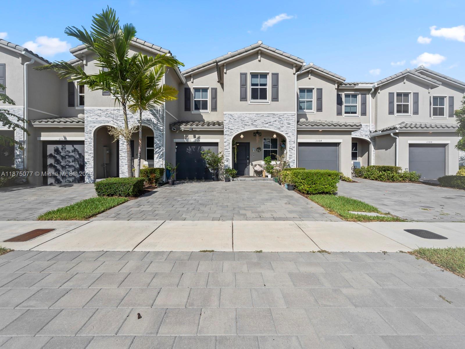 1108 Southeast 26th Street Homestead, FL 33035 - Photo 3 of 22