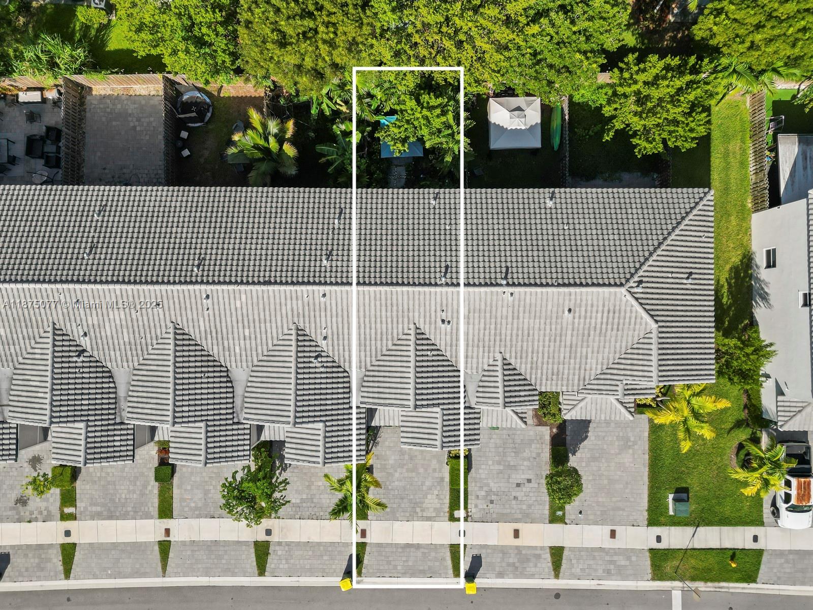 1108 Southeast 26th Street Homestead, FL 33035 - Photo 4 of 22