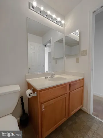 a view of empty room with windows