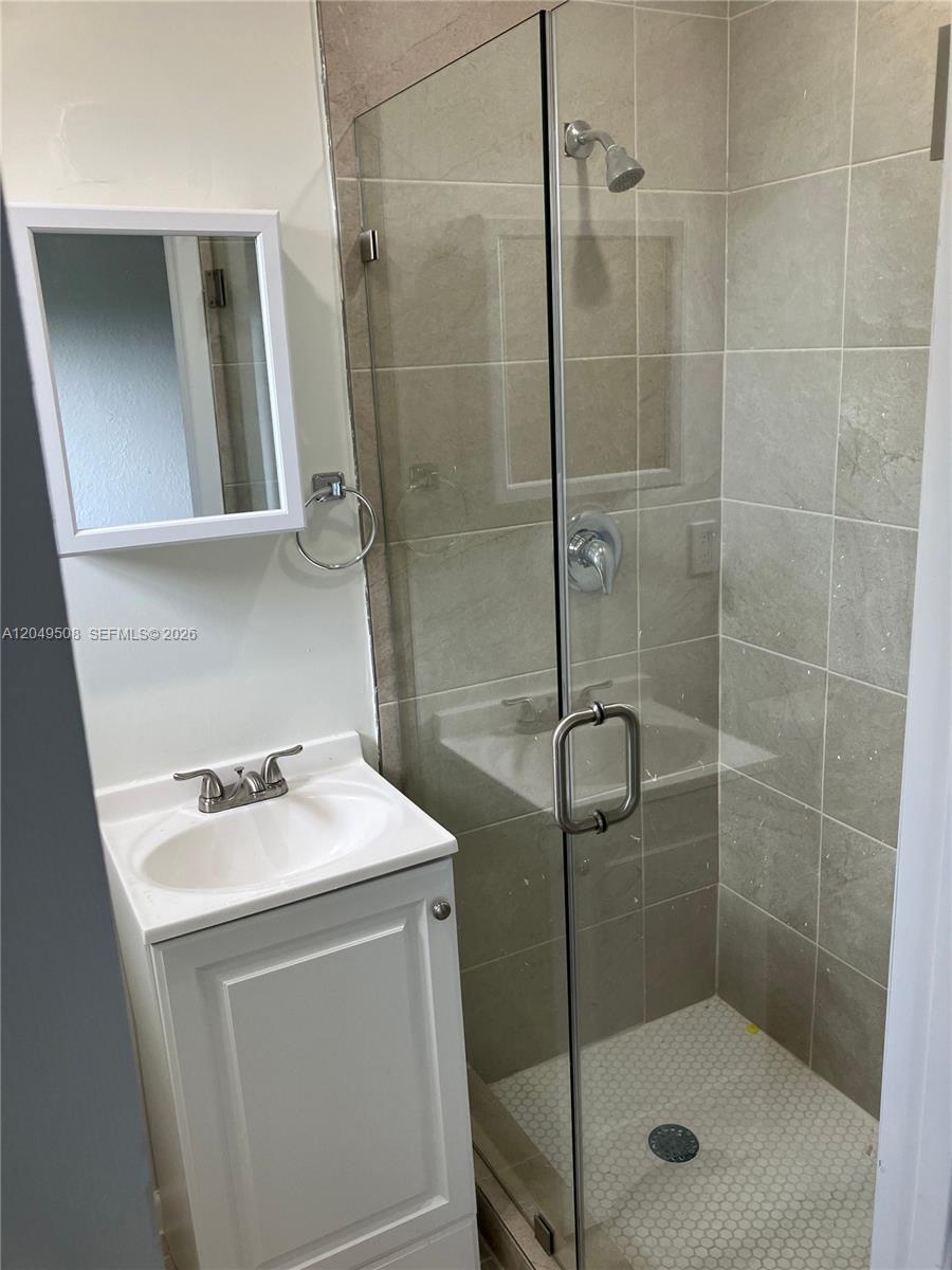467 Northwest 8th Street, Unit 4 Miami, FL 33136 - Photo 6 of 9