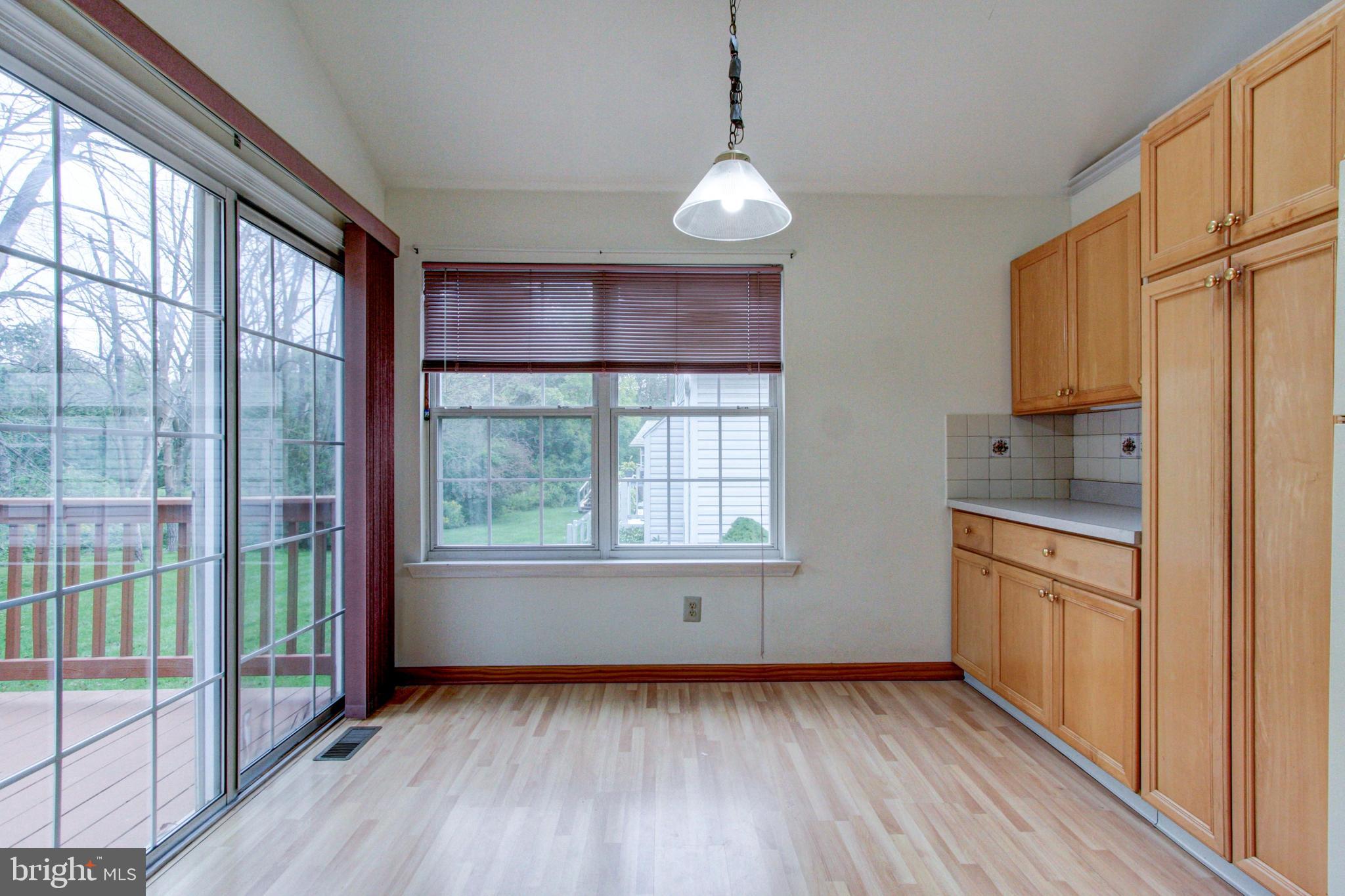 44 Longcross Road Royersford, PA 19468 - Photo 11 of 43 Large Eat in Kitchen