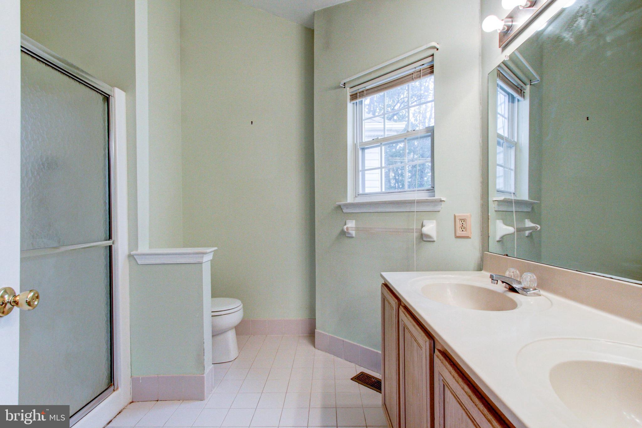 44 Longcross Road Royersford, PA 19468 - Photo 29 of 43 Main Level Master Bath
