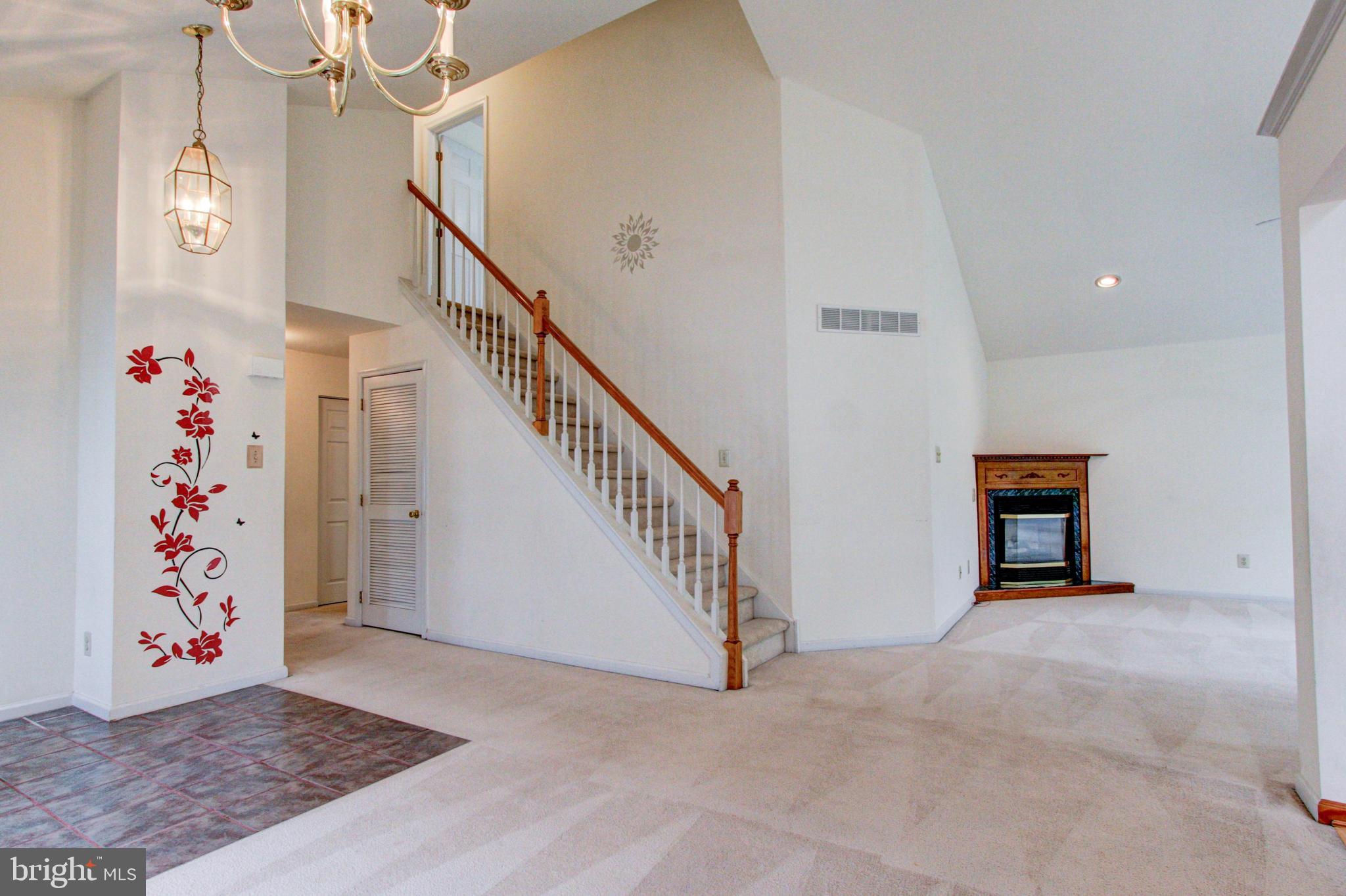 44 Longcross Road Royersford, PA 19468 - Photo 6 of 43 2 Story Entrance