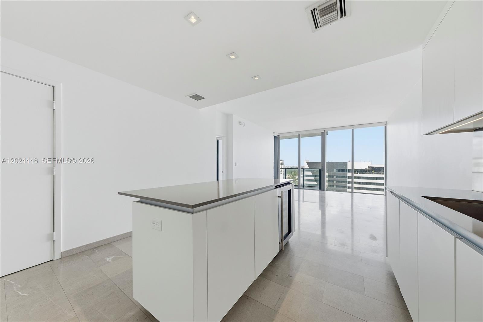 88 Southwest 7th Street, Unit 2008 Miami, FL 33130 - Photo 9 of 47