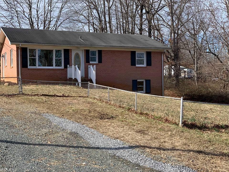 177 Carolina Road Mount Airy, NC 27030 - Photo 3 of 25 Gallery Image 3