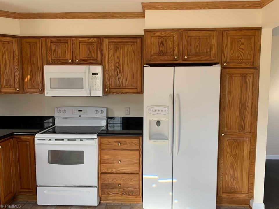 177 Carolina Road Mount Airy, NC 27030 - Photo 5 of 25 Gallery Image 5