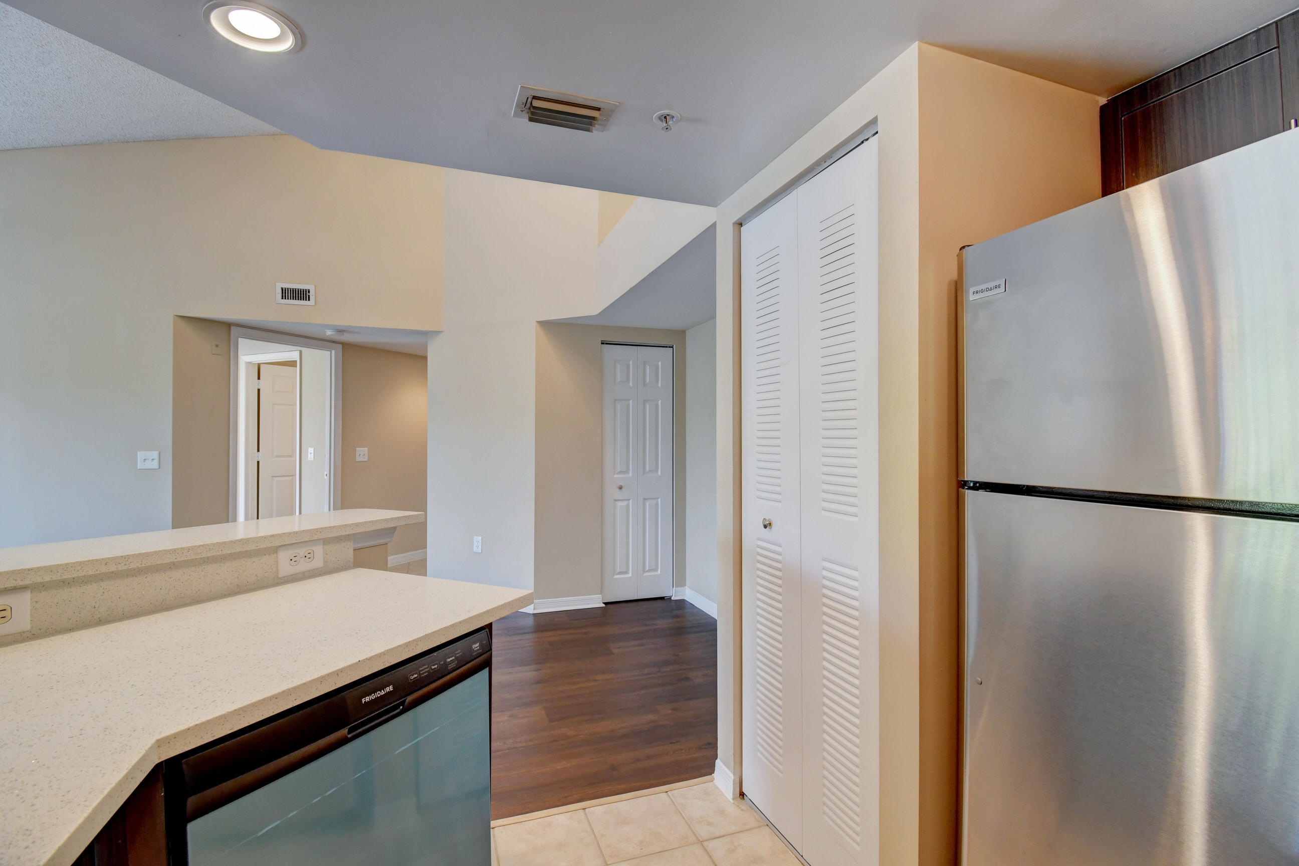 4175 Haverhill Road, Unit 910 West Palm Beach, FL 33417 - Photo 14 of 43 14_dsc_8894_5_6_7_8