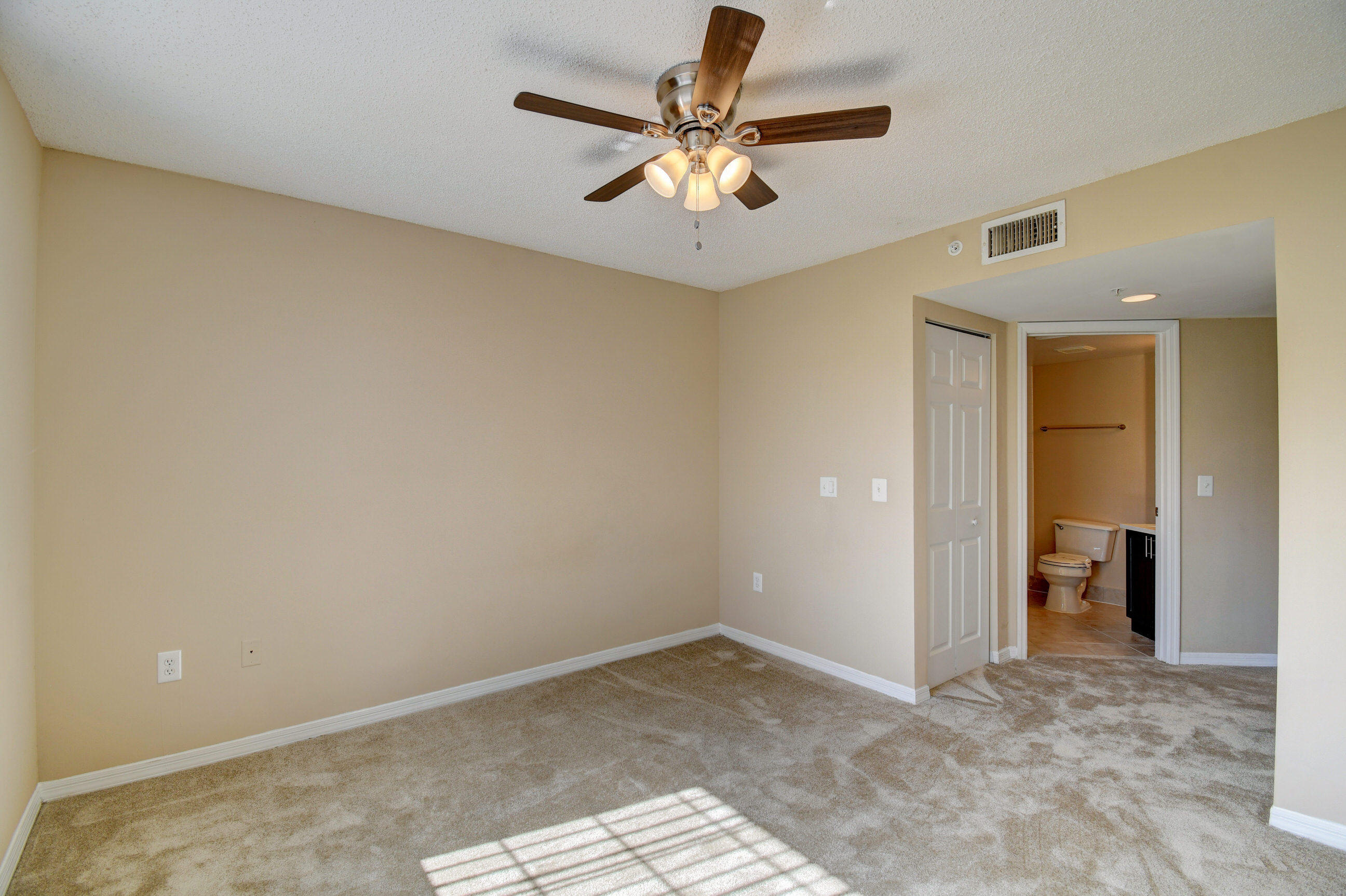 4175 Haverhill Road, Unit 910 West Palm Beach, FL 33417 - Photo 19 of 43 19_dsc_8944_5_6_7_8