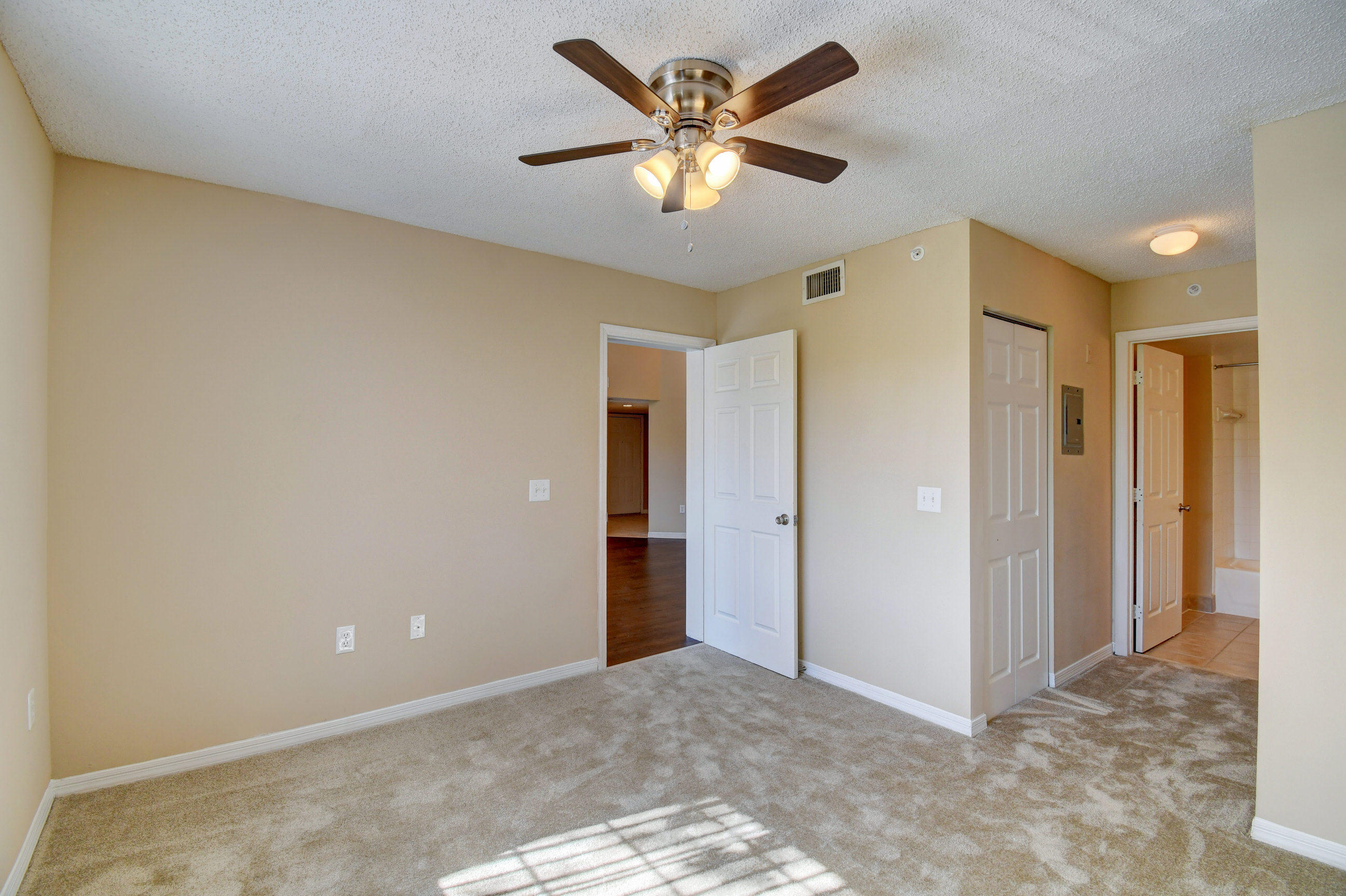4175 Haverhill Road, Unit 910 West Palm Beach, FL 33417 - Photo 24 of 43 24_dsc_8994_5_6_7_8