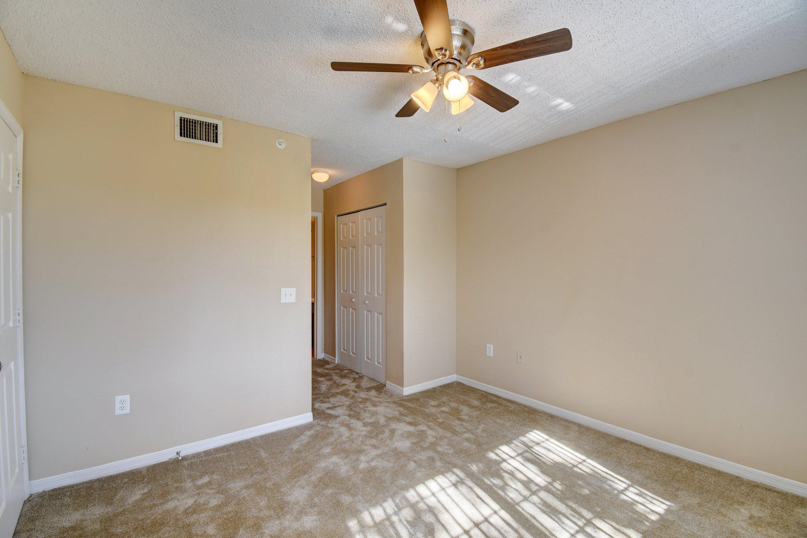 4175 Haverhill Road, Unit 910 West Palm Beach, FL 33417 - Photo 25 of 43 25_dsc_9004_5_6_7_8