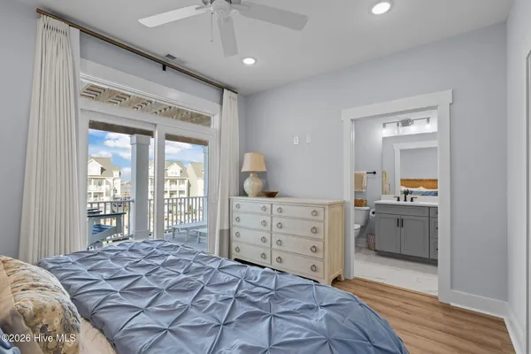 $989,000 | 200 Olde Towne Yacht Clb Drive, Unit 43, Beaufort, NC 28516