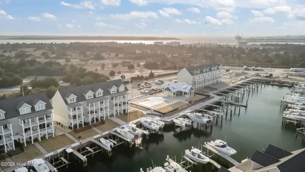 $989,000 | 200 Olde Towne Yacht Clb Drive, Unit 43, Beaufort, NC 28516