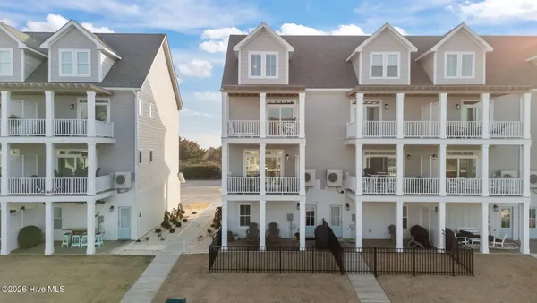 $989,000 | 200 Olde Towne Yacht Clb Drive, Unit 43, Beaufort, NC 28516