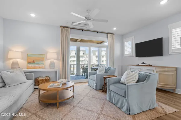 $989,000 | 200 Olde Towne Yacht Clb Drive, Unit 43, Beaufort, NC 28516