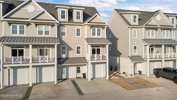 $989,000 | 200 Olde Towne Yacht Clb Drive, Unit 43, Beaufort, NC 28516