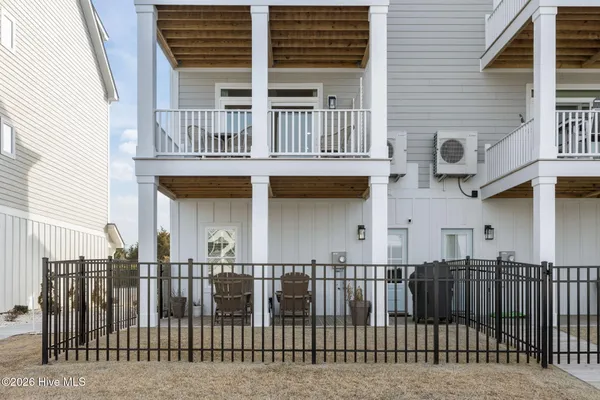 $989,000 | 200 Olde Towne Yacht Clb Drive, Unit 43, Beaufort, NC 28516