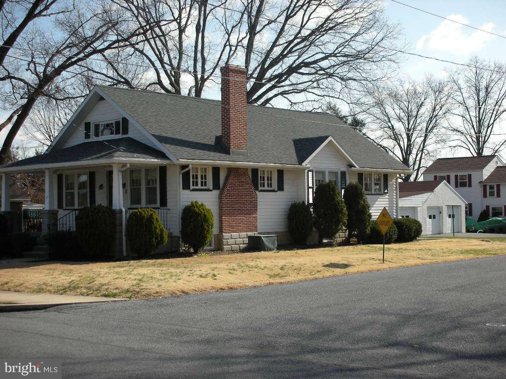 117 South Locust Street Lititz, PA 17543 - Photo 1 of 12