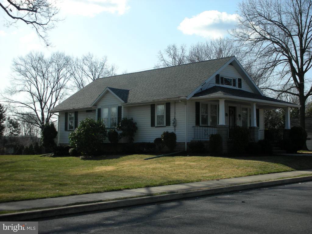 117 South Locust Street Lititz, PA 17543 - Photo 2 of 12