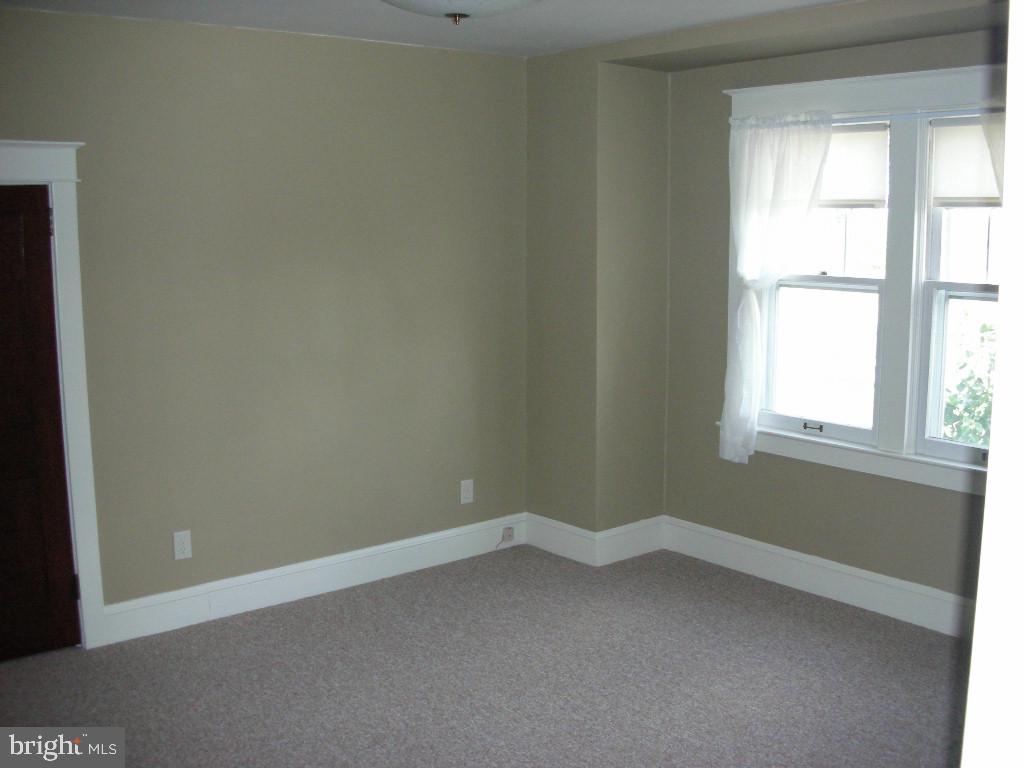 117 South Locust Street Lititz, PA 17543 - Photo 9 of 12