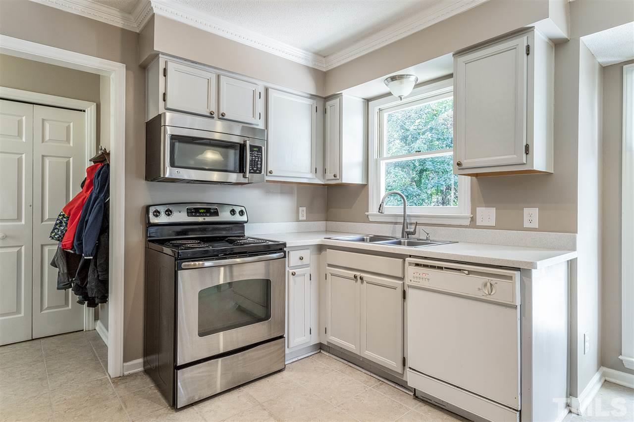 4409 Liverpool Lane Raleigh, NC 27604 - Photo 5 of 29