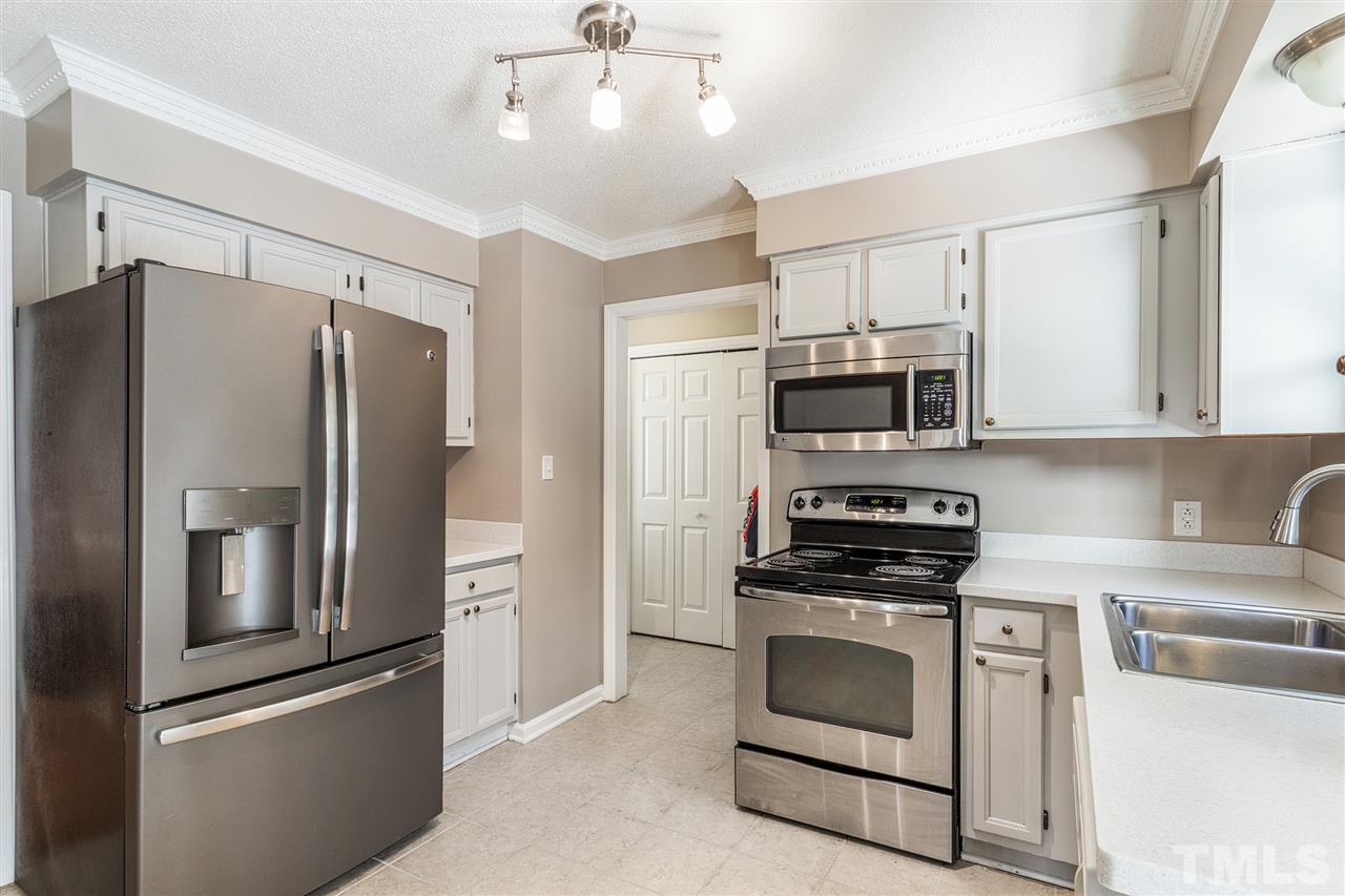 4409 Liverpool Lane Raleigh, NC 27604 - Photo 7 of 29