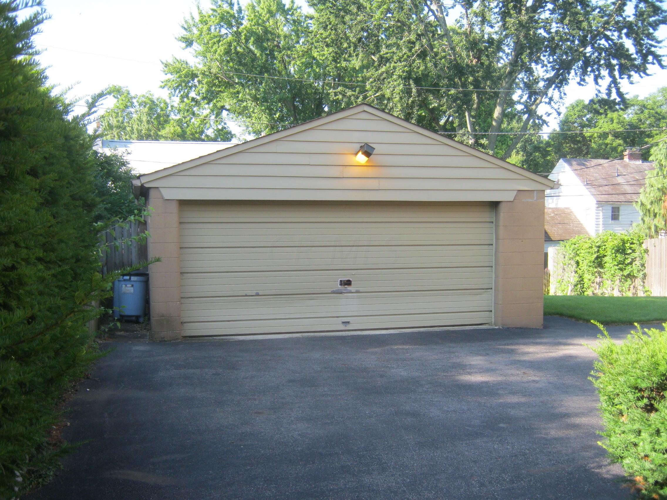 81 Brevoort Road Columbus, OH 43214 - Photo 3 of 27 Gallery Image 3