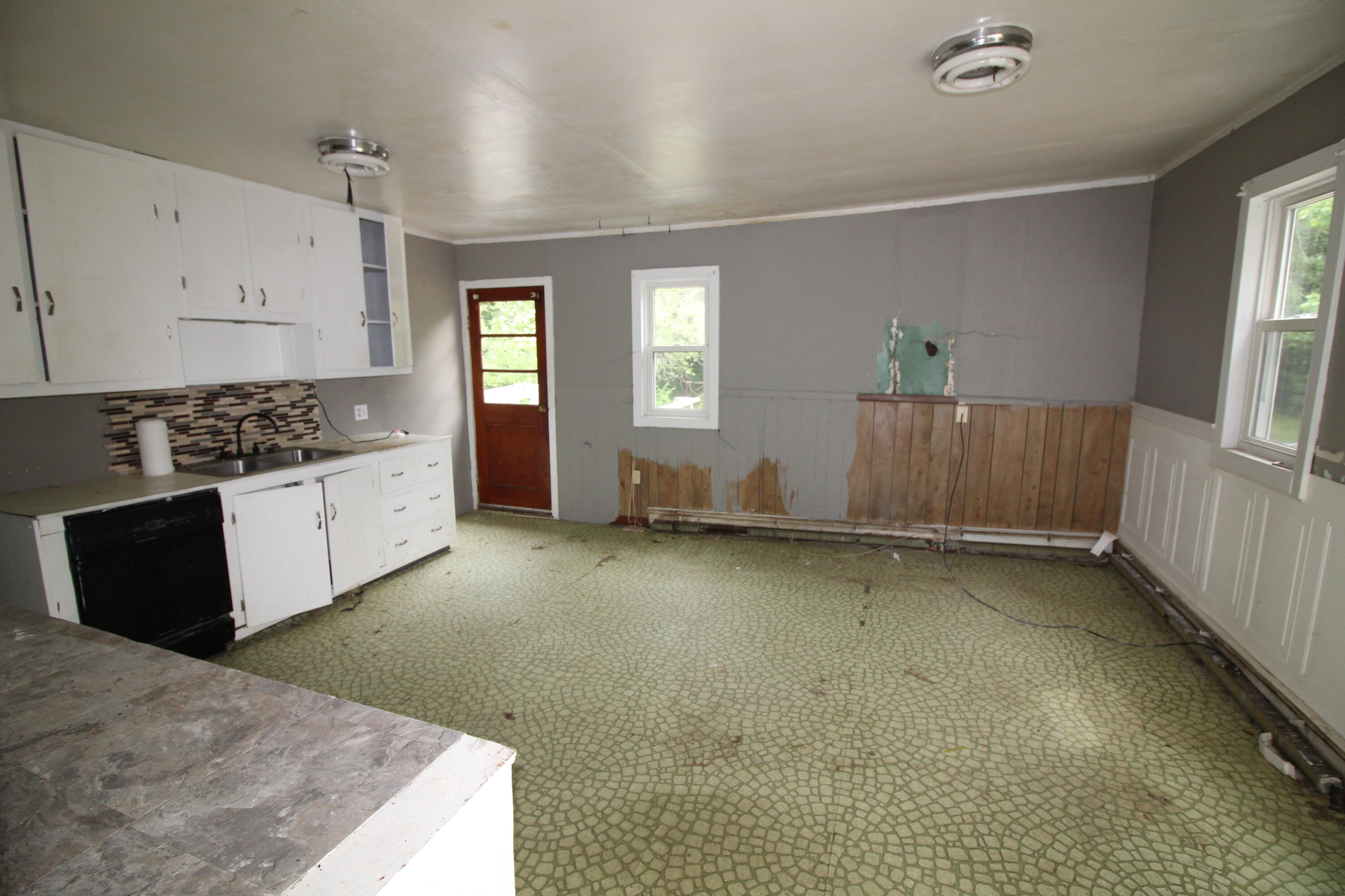 384 Parker Farm Road Buxton, ME 04093 - Photo 3 of 12 Kitchen/Dining