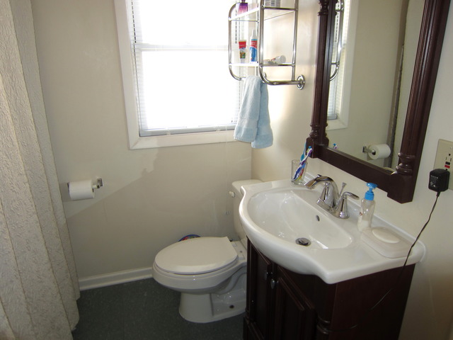 322 Alles Street Des Plaines, IL 60016 - Photo 8 of 12