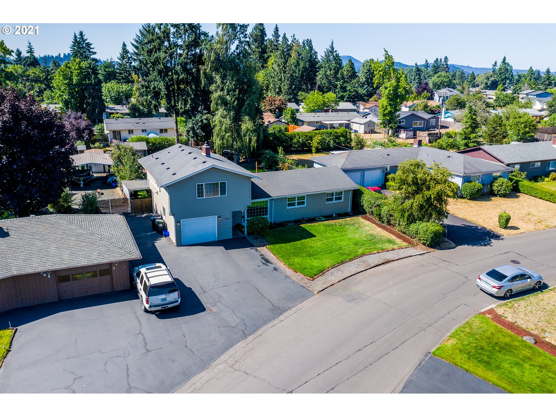 439 V Street Springfield, OR 97477 - Photo 2 of 30