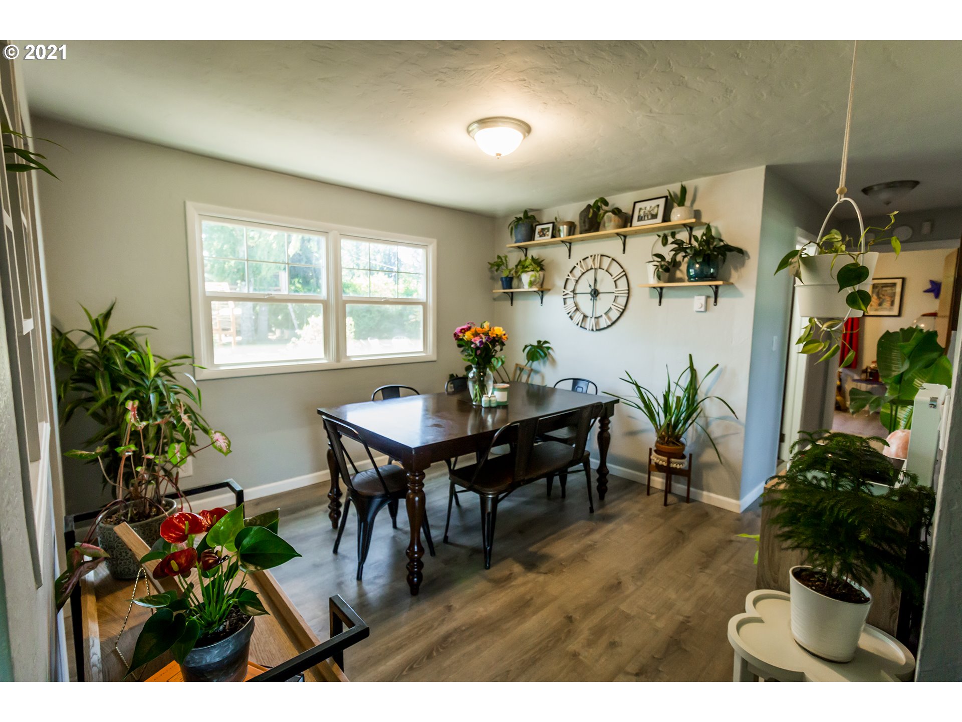439 V Street Springfield, OR 97477 - Photo 7 of 30