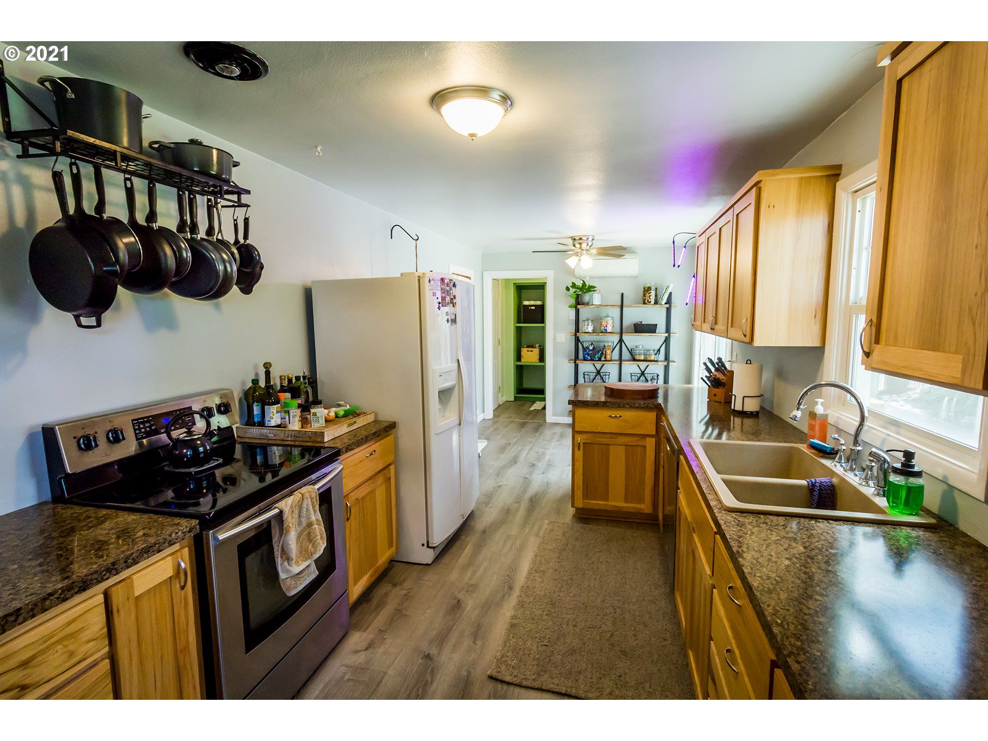 439 V Street Springfield, OR 97477 - Photo 8 of 30
