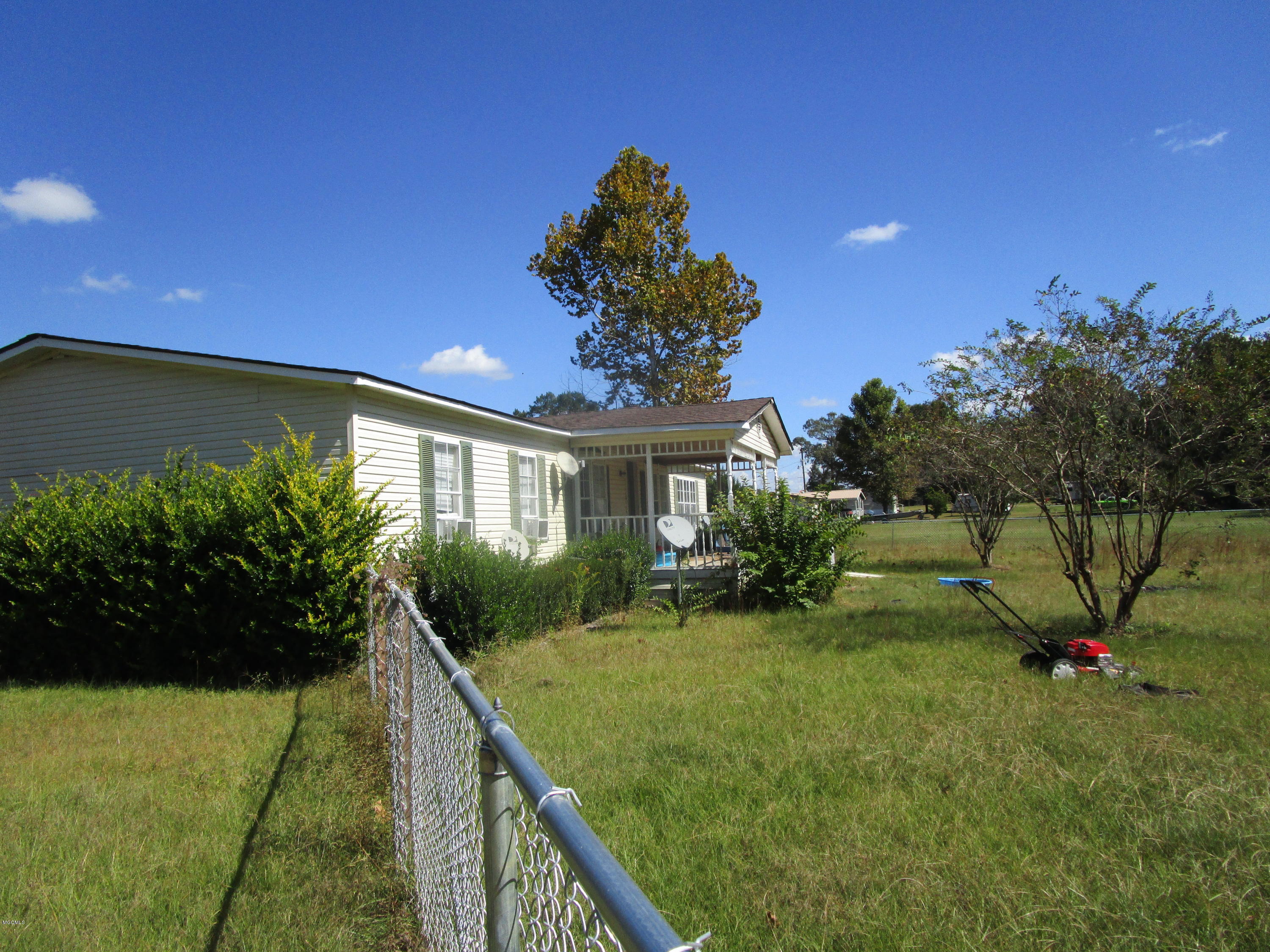 56 East Avery Road Wiggins, MS 39577 - Photo 10 of 30 2016-10-12 12.40.09