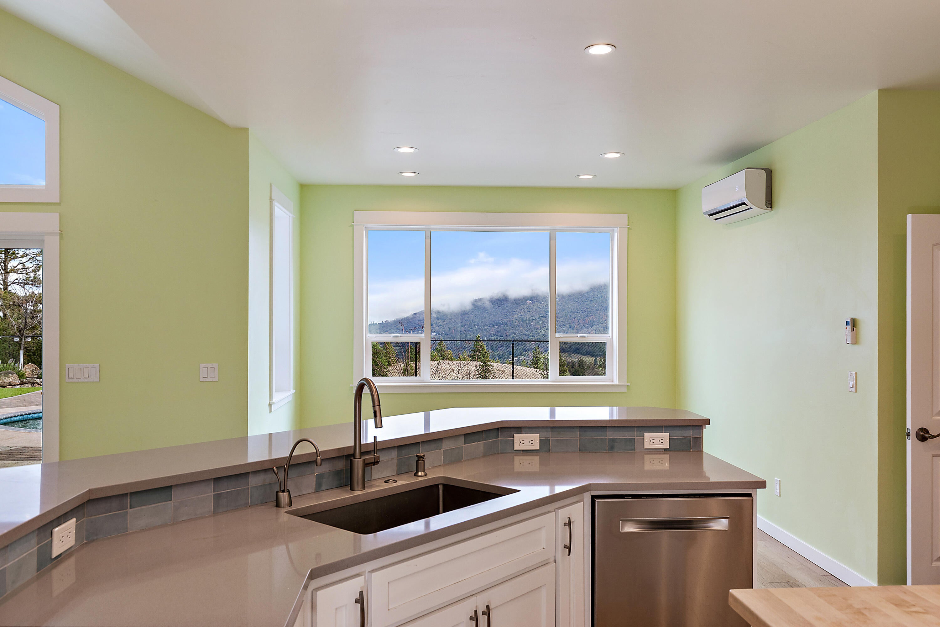 485 Hummingbird Lane Talent, OR 97540 - Photo 17 of 51 ApexHL(32)