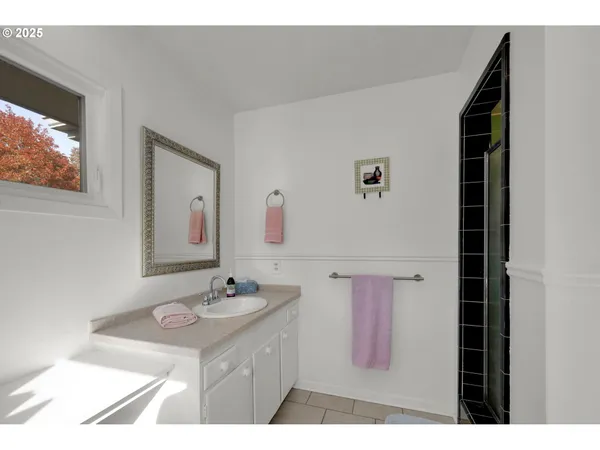 $839,000 | 820 Lariat Drive, Eugene, OR 97401