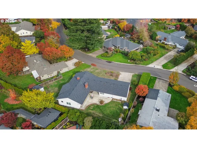 a picture of city view