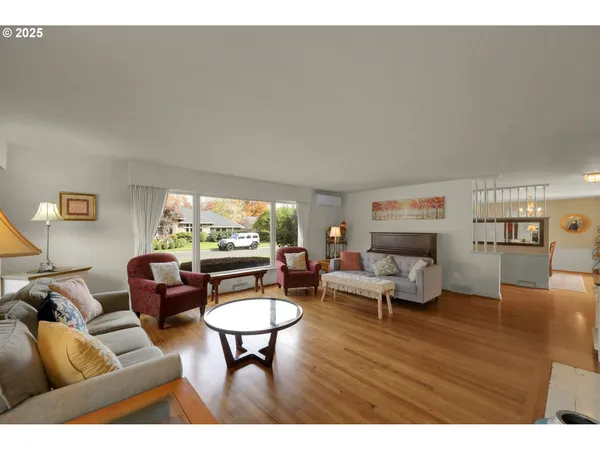 $839,000 | 820 Lariat Drive, Eugene, OR 97401