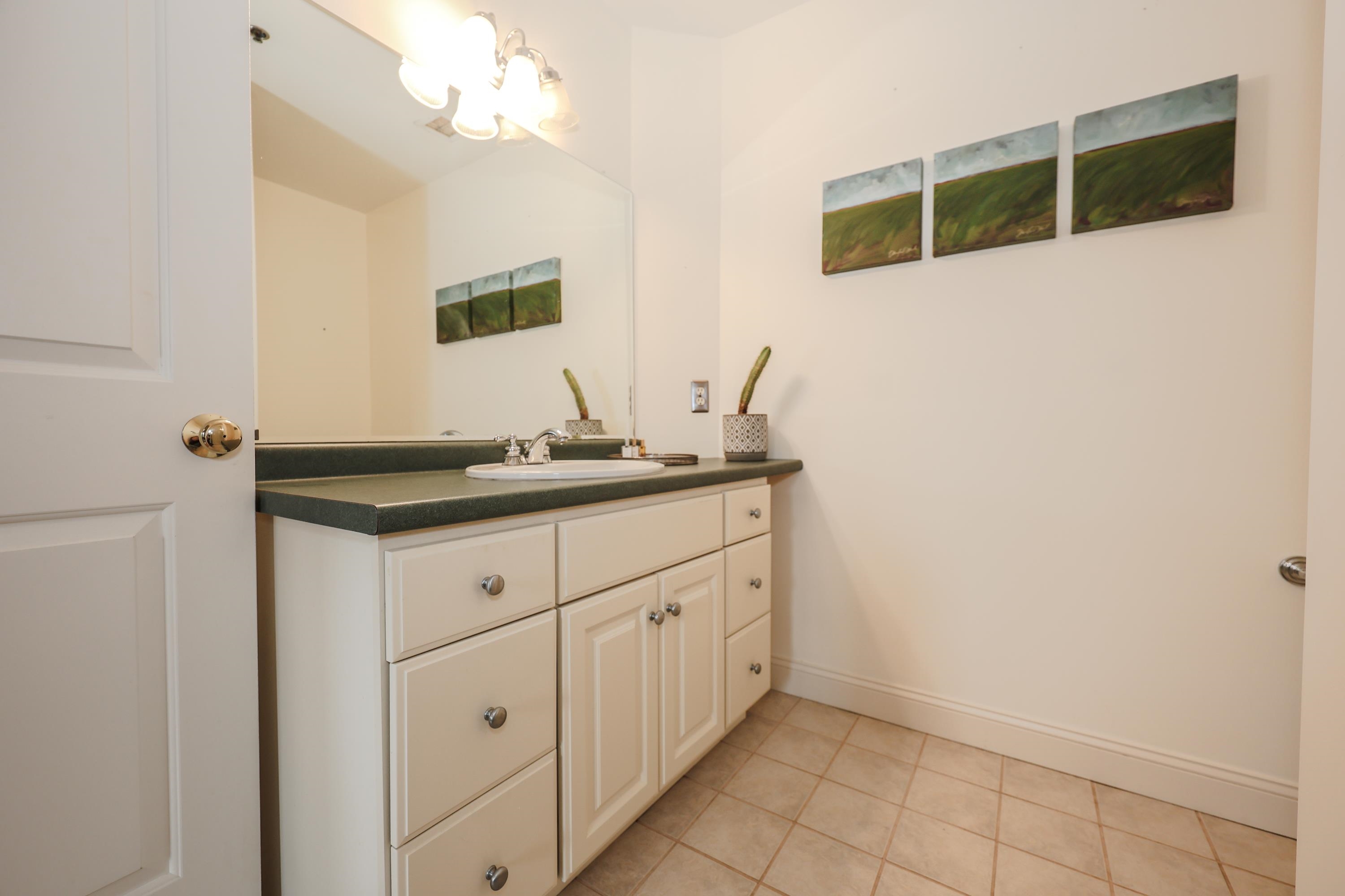6 Bay Road, Unit 10 Newmarket, NH 03857 - Photo 15 of 46