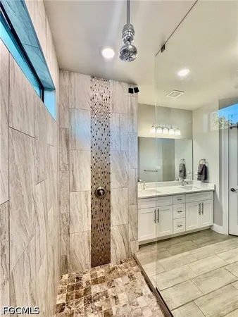 $2,700 | 2512 Northwest 4th Street, Cape Coral, FL 33993