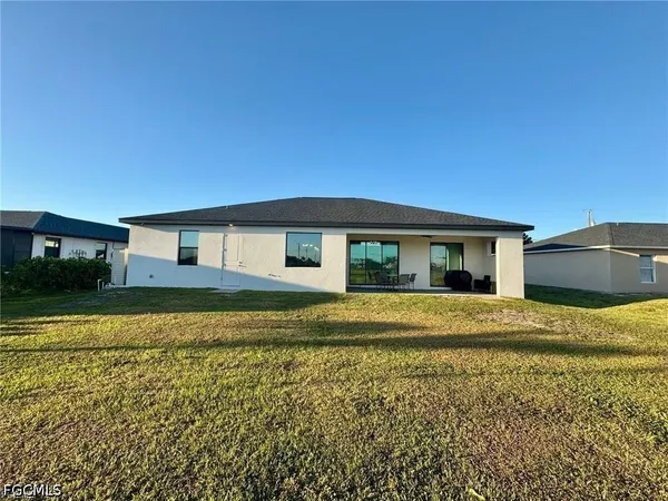 $2,700 | 2512 Northwest 4th Street, Cape Coral, FL 33993